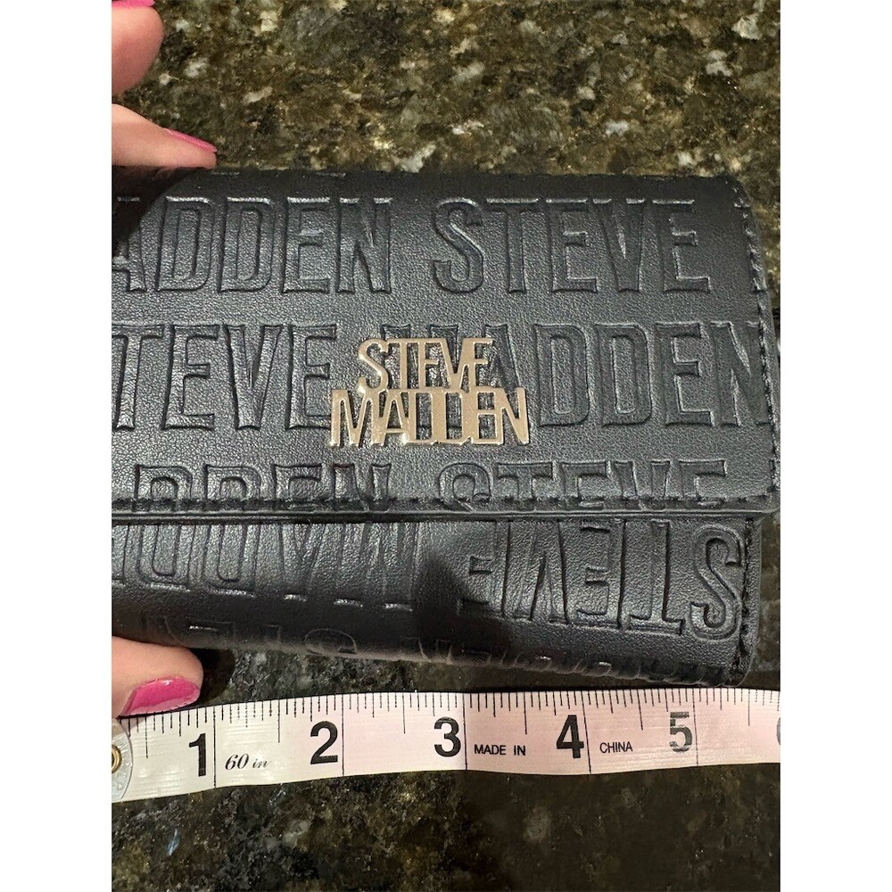Steve Madden Wristlet Wallet Womens One Size Black Logo Zip Coin Keychain - Picture 2 of 7